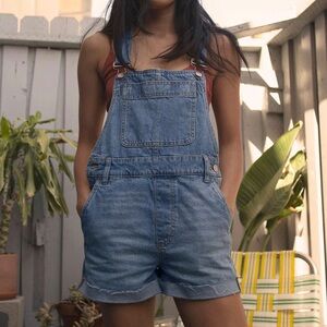 BDG Urban Outfitters Shorts Overalls size medium